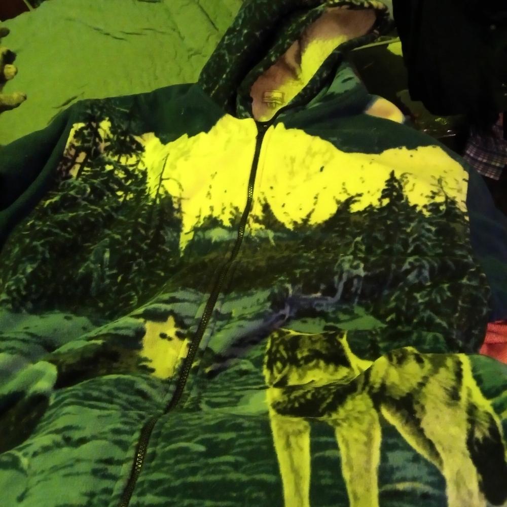 Nature-Themed Hooded Jacket with Wolves